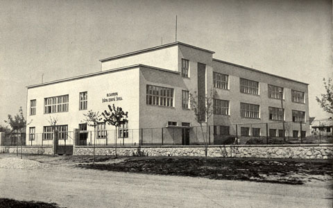 statna ludova skola Masarykova - Kopanka.jpg